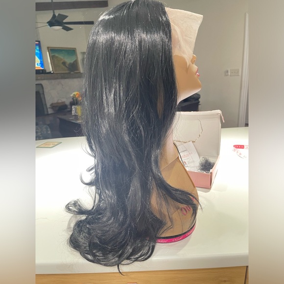 HAIR, 30” layered, center part, with lace. Jet Black - Picture 10 of 12